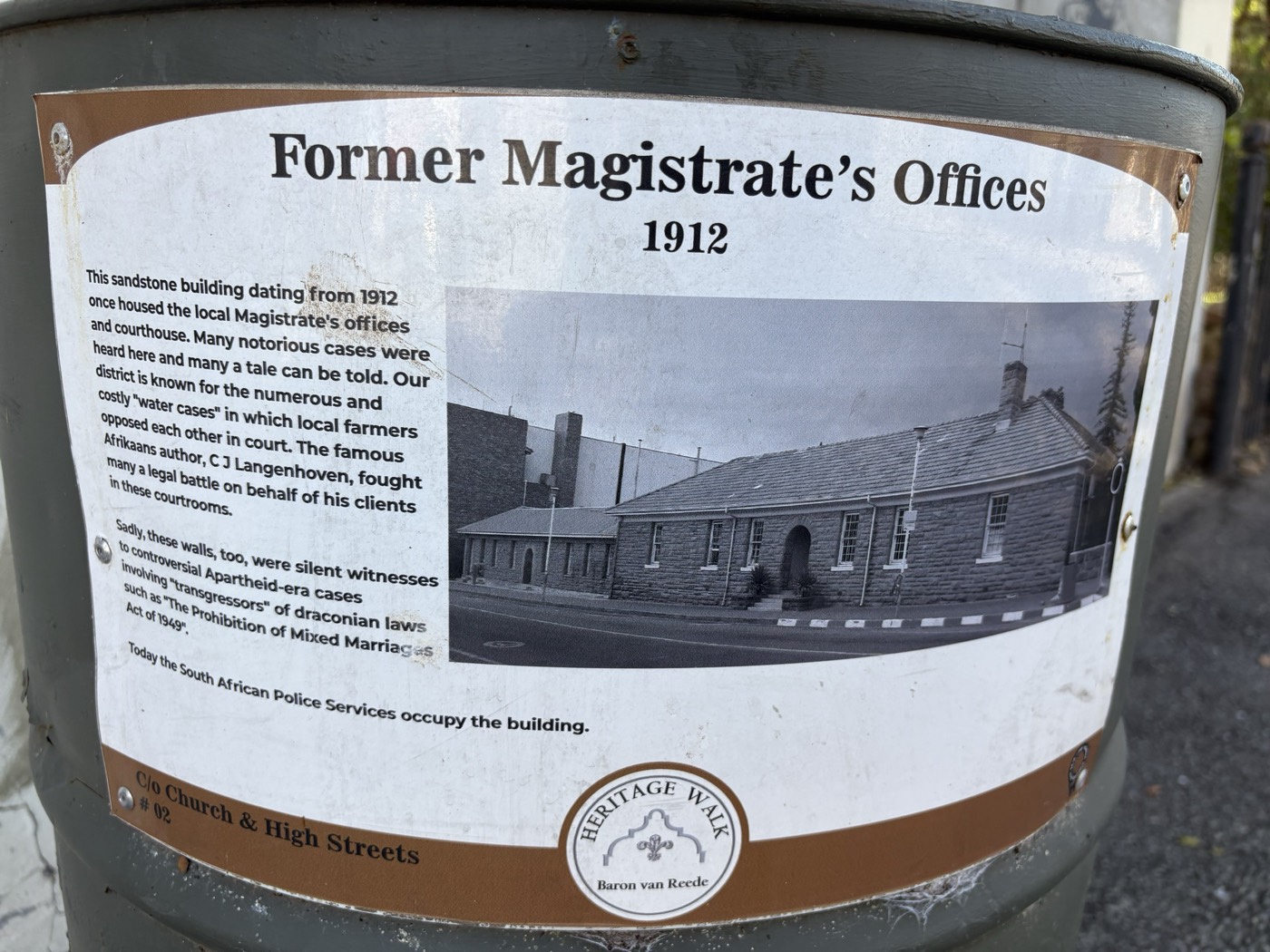 The heritage plaque for Former Magistrate’s Offices in High Street, Oudtshoorn